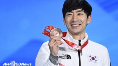 역사 새로 쓴 이승훈 첫 동메달